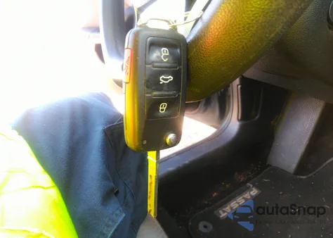 2017 Volkswagen Jetta 1.4T S z USA, uszkodzony, nr VIN 3VW2B7AJ3HM391833